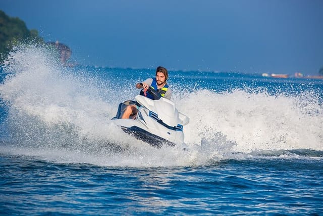 Jet Ski and Flyboarding Experience in Honolulu - Photo 1 of 5